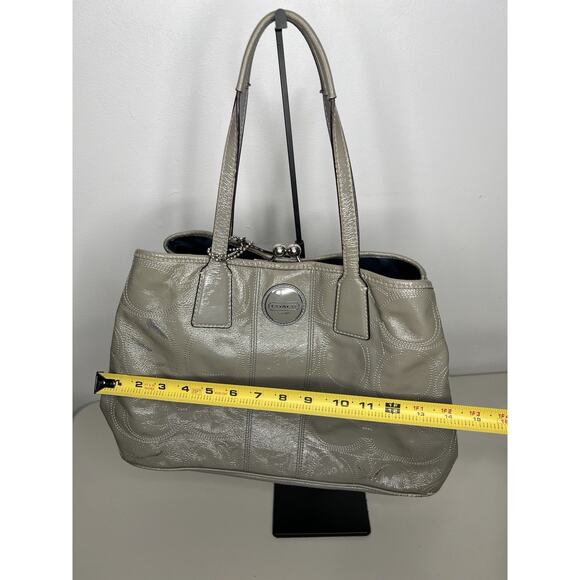 Coach Gray Silver Kiss Lock Handbag Purse F15658 - Picture 11 of 16